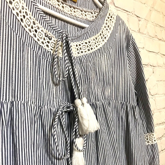 Rose and Rose Tie-Front Blouse - Picture 10 of 10